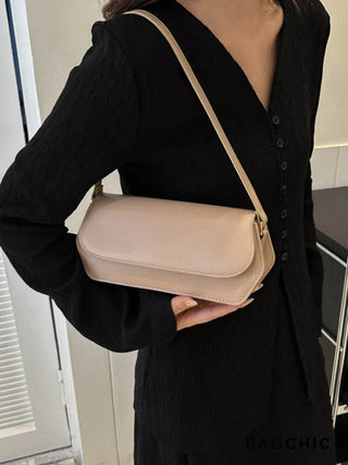 Eleanor - Chic Leather Curved Flap Handbag