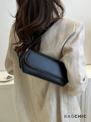 Eleanor - Chic Leather Curved Flap Handbag
