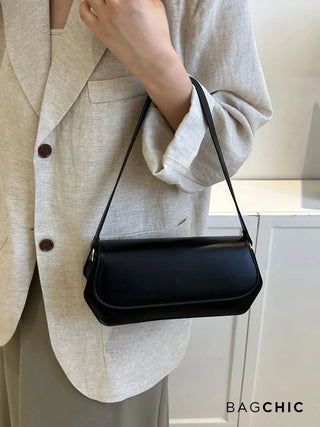 Eleanor - Chic Leather Curved Flap Handbag