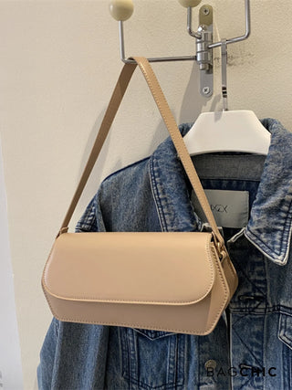 Eleanor - Chic Leather Curved Flap Handbag